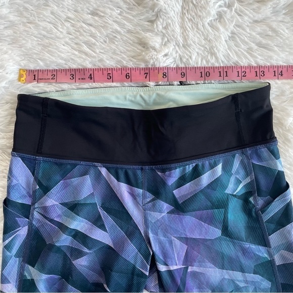 Lululemon 🍋 Pace Rival Crop Leggings in Pretty Prism, size 6 - Picture 11 of 16